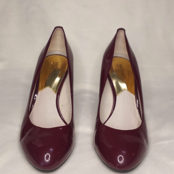 Micheal Kors Classic Burgundy Red Patent Leather Casual Pump NWOB 9.5 - Picture 2 of 9